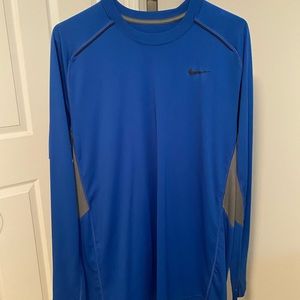 Bundle 2 NIKE shirts